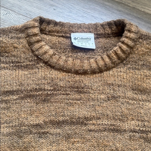 Columbia | Tan and Brown Wool Blend Crewneck Sweater Size Medium - Picture 4 of 11